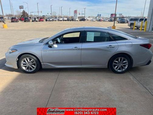 2019 Toyota Avalon Hybrid XLE Plus