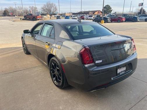 2022 Chrysler 300 Touring