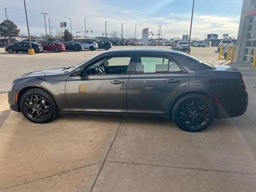 2022 Chrysler 300 Touring