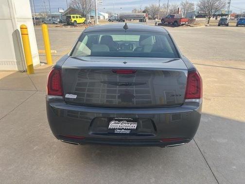 2022 Chrysler 300 Touring