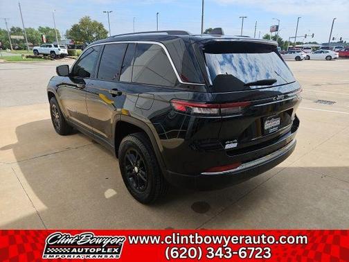 2023 Jeep Grand Cherokee Laredo