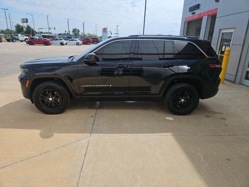 2023 Jeep Grand Cherokee Laredo