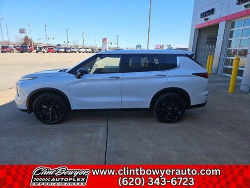 2024 Mitsubishi Outlander SE Black Edition w/Pano Roof S-AWC