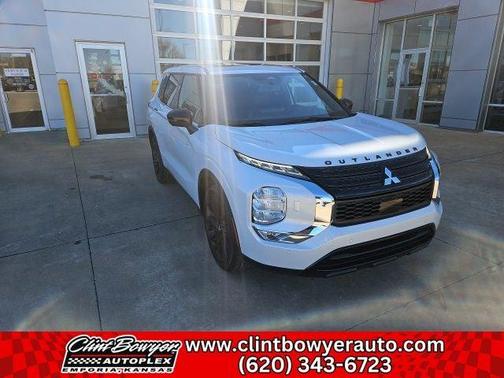 2024 Mitsubishi Outlander SE Black Edition w/Pano Roof S-AWC