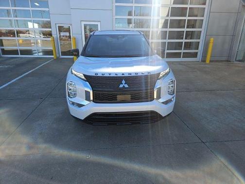 2024 Mitsubishi Outlander SE Black Edition w/Pano Roof S-AWC