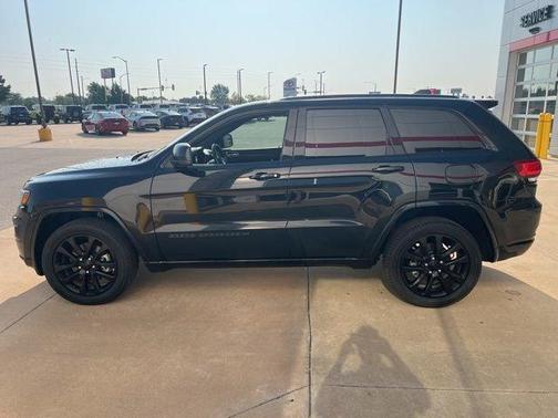 2022 Jeep Grand Cherokee Laredo