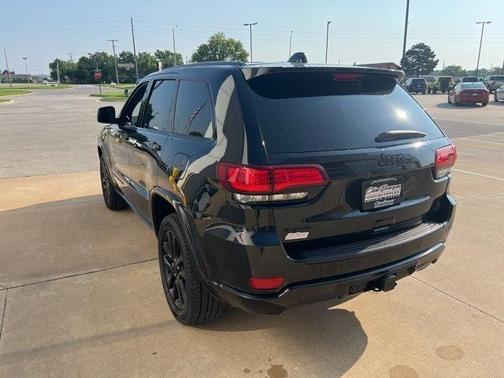 2022 Jeep Grand Cherokee Laredo