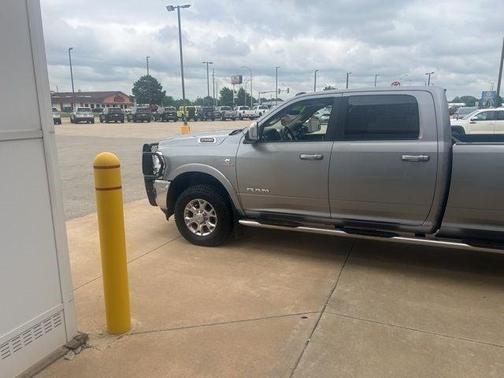 2020 RAM 2500 Laramie Crew Cab 4X4 8' Box