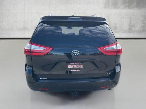 2017 Toyota Sienna SE