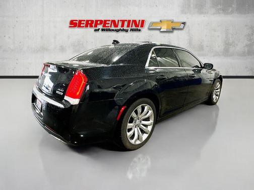 2019 Chrysler 300 Touring