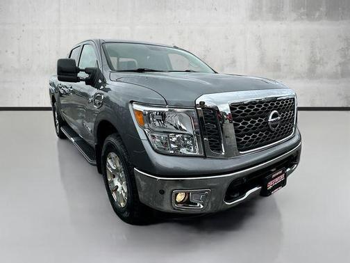 2017 Nissan Titan SV