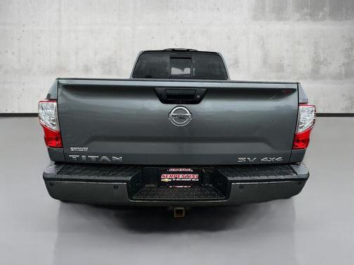 2017 Nissan Titan SV
