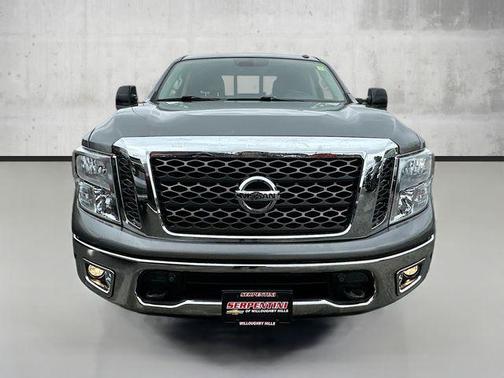 2017 Nissan Titan SV