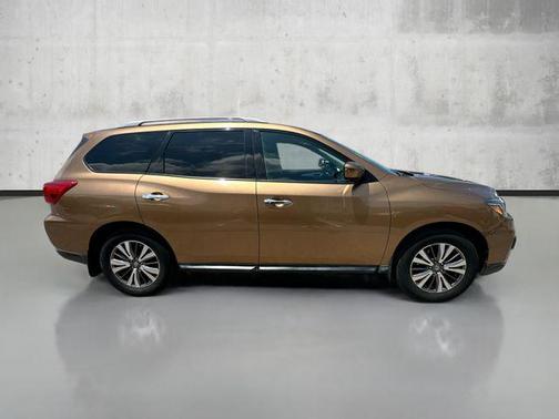 2017 Nissan Pathfinder SL