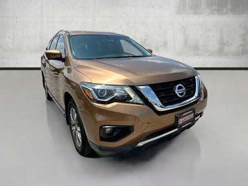 2017 Nissan Pathfinder SL