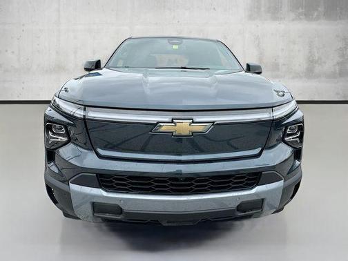 2025 Chevrolet Silverado EV LT