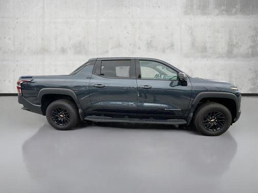 2025 Chevrolet Silverado EV LT
