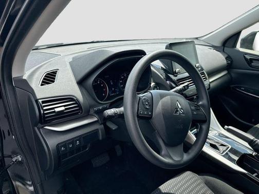 2024 Mitsubishi Eclipse Cross LE