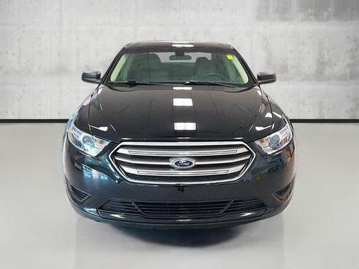2016 Ford Taurus SE
