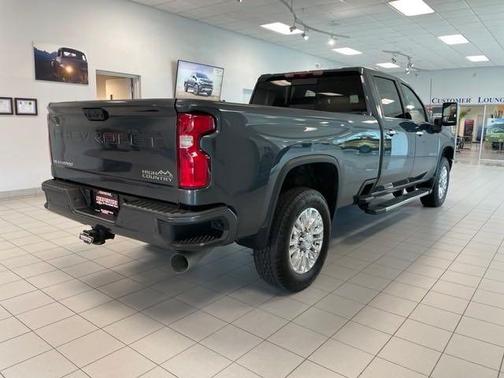 Photo 5 of 27 of 2020 Chevrolet Silverado 3500 High Country