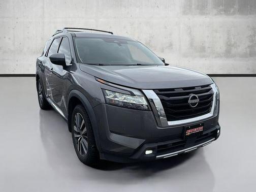 2022 Nissan Pathfinder Platinum 2WD