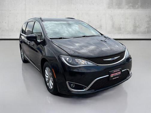 2018 Chrysler Pacifica Touring-L