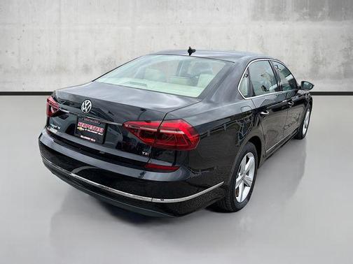 2017 Volkswagen Passat 1.8T SE