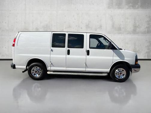 2023 GMC Savana 2500 Work Van