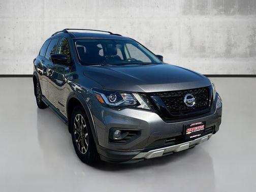 2019 Nissan Pathfinder SL