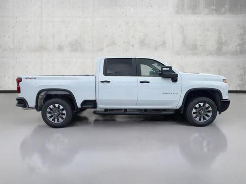 2026 Chevrolet Silverado 2500 Custom