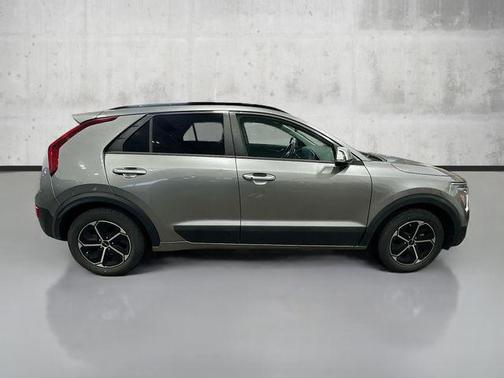 2023 Kia Niro EX