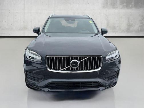 2021 Volvo XC90 T6 Momentum