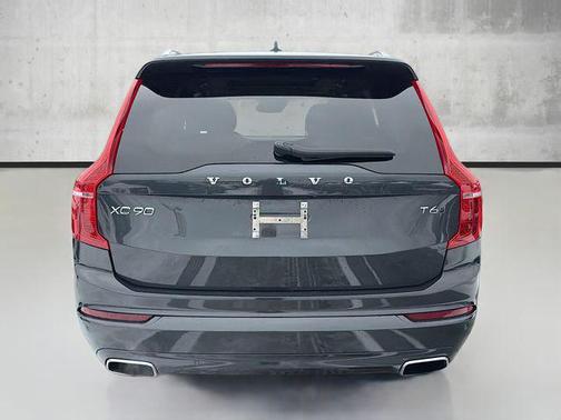 2021 Volvo XC90 T6 Momentum