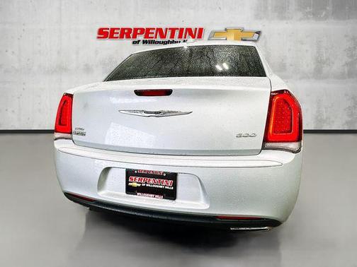 2019 Chrysler 300 Touring