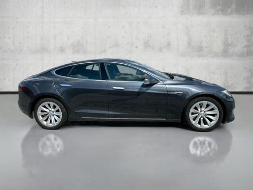 2016 Tesla Model S 75D