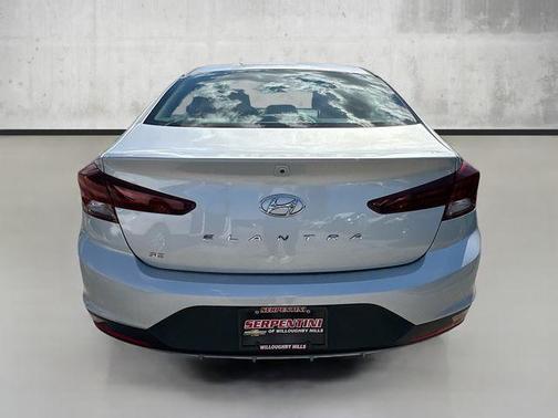 2019 Hyundai ELANTRA SE