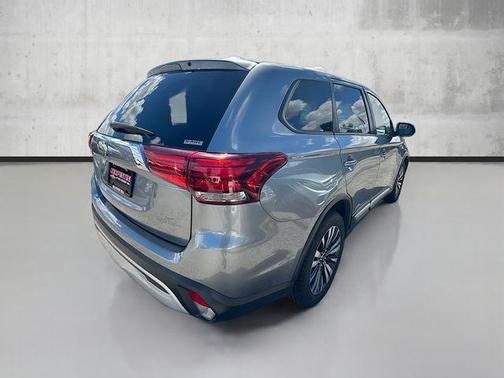 2020 Mitsubishi Outlander ES
