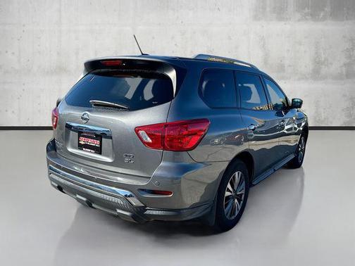 2018 Nissan Pathfinder SL