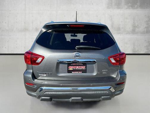 2018 Nissan Pathfinder SL