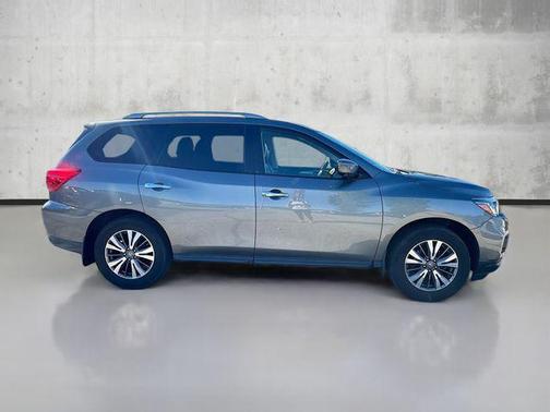2018 Nissan Pathfinder SL