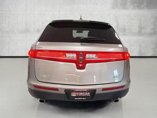 2015 Lincoln MKT Base