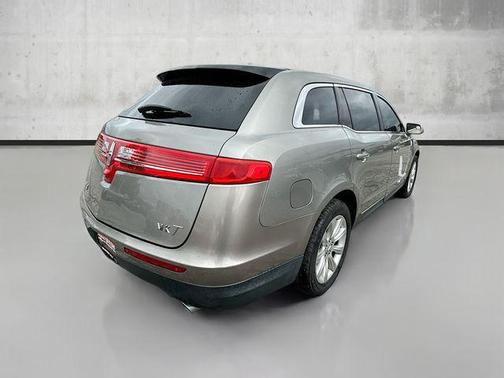 2015 Lincoln MKT Base
