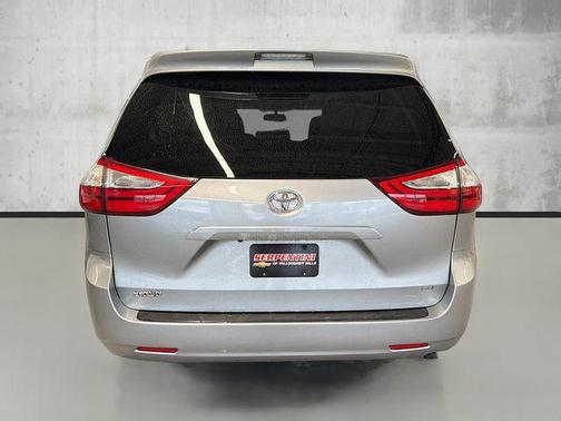 2017 Toyota Sienna SE