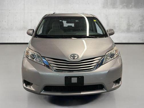 2017 Toyota Sienna SE