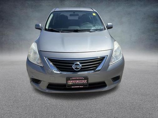 Magnetic Gray 2014 Nissan Versa 1.6 SV
