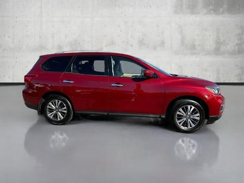 2018 Nissan Pathfinder SV