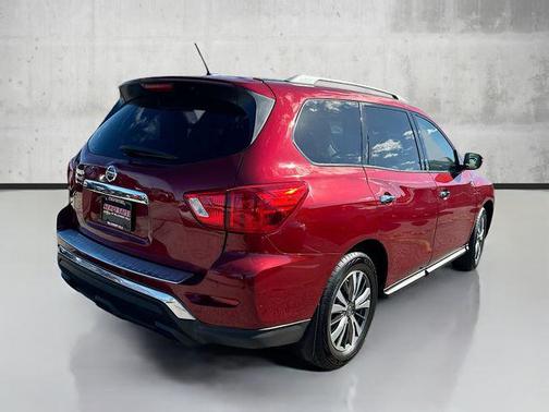2018 Nissan Pathfinder SV