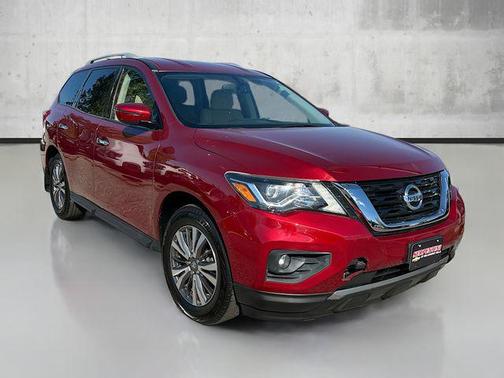 2018 Nissan Pathfinder SV