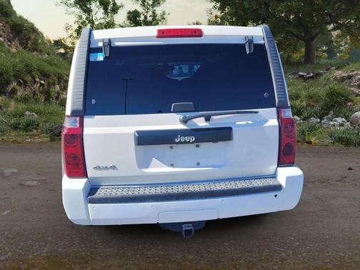 2007 Jeep Commander Sport