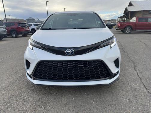 2025 Toyota Sienna XSE 7 Passenger